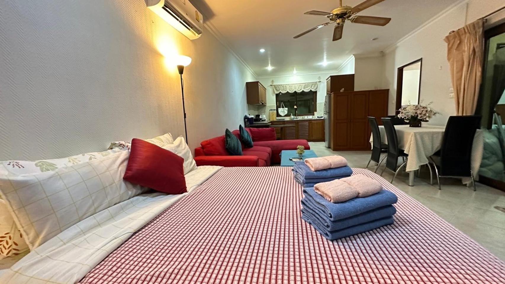 Luxury Semi-2bd Pool Near & Walking Street Villa *